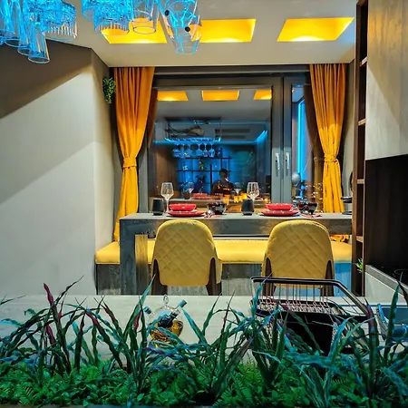 Private Penthouse Apartment *